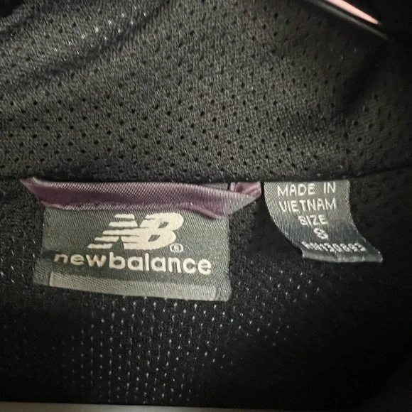 New Balance- Womens Small, Iridescent Purple Full Zip Jacket- Mesh inside - Picture 3 of 5